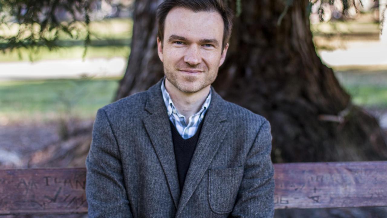Professor Robert Newcomb